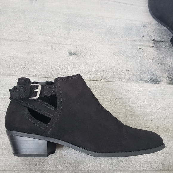 Torrid Women's Faux Suede Cut Out Ankle Bootie Size 10.5 Extra Wide Width WW - Picture 2 of 11